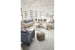 Traemore Loveseat - 2740335