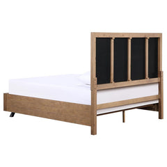 Taylor 4-piece Queen Bedroom Set Light Honey Brown - 223421Q-S4