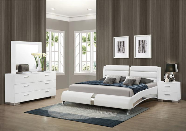 Jeremaine 4-piece California King Bedroom Set White - 300345KW-S4