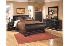 Huey Vineyard Dresser and Mirror - B128B1