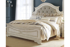 Realyn King Upholstered Panel Bed - B743B6