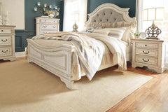 Realyn King Upholstered Panel Bed - B743B6