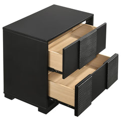 Blacktoft 4-piece Eastern King Bedroom Set Black - 207101KE-S4