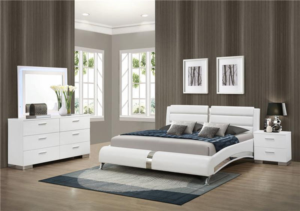 Jeremaine 4-piece Queen Bedroom Set White - 300345Q-S4L