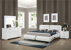 Jeremaine 4-piece Eastern King Bedroom Set White - 300345KE-S4L