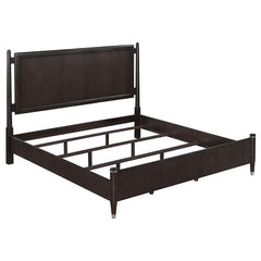 Emberlyn Wood Queen Poster Bed Brown - 223061Q